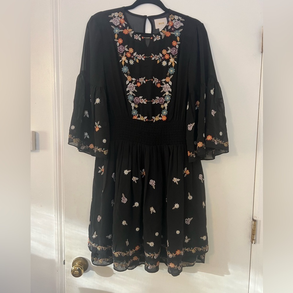 Anthropologie Maeve Anfisa embroidered floral boho bell sleeves sz 8 (R105)